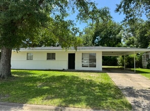 Building Photo - 1324 Cactus Dr