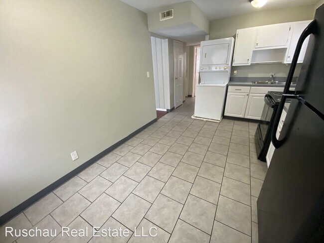 Building Photo - 3 br, 1 bath House - 1143 Blakely Dr