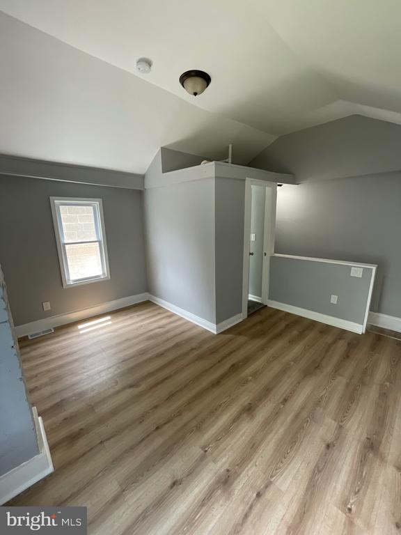 Building Photo - 530 Lamberton St
