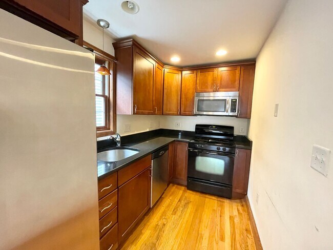 Foto del edificio - 2-241 W Third St