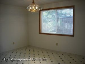 Building Photo - 124 NE Juniper Ave