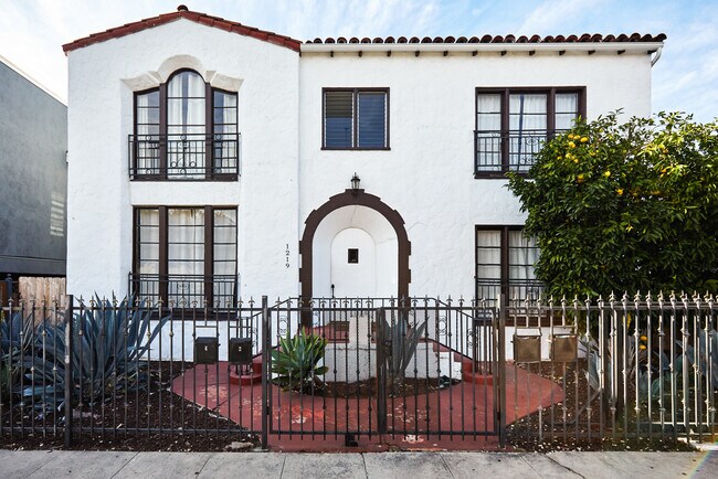 Building Photo - 1219 Gordon St