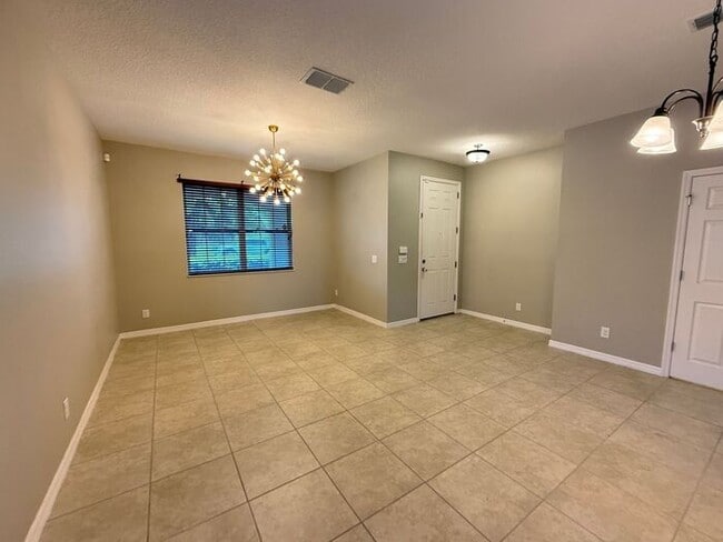Foto del edificio - 5/3 Near Clermont -$500 OFF THE FIRST MONTH'S RENT