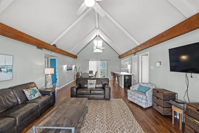 Building Photo - 16904 Beachcomber Dr