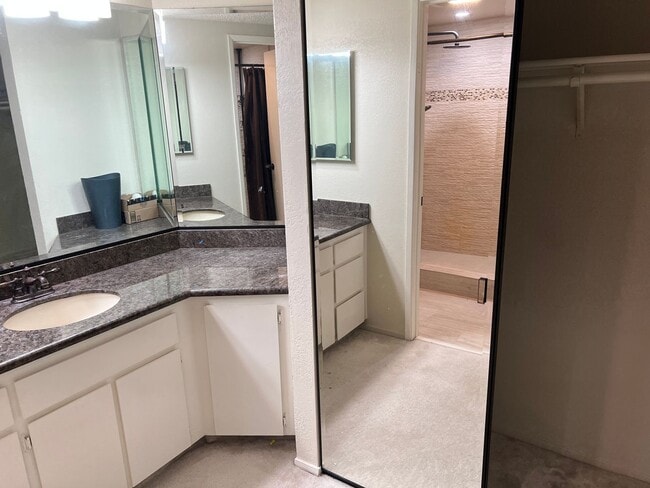 Building Photo - STYLISH HAYWARD HILLS CONDO WITH TWO PRIMARY SUITES AND BAY VIEWS!!!