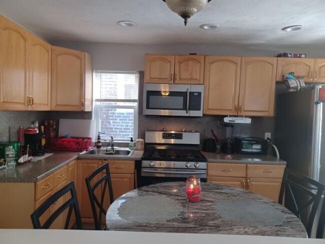 Foto del edificio - 153 Hillcrest Pl
