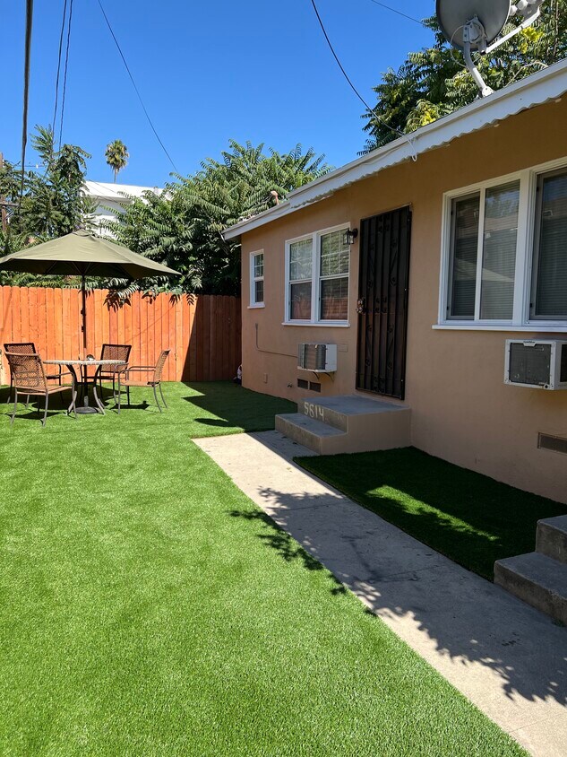 Foto principal - 5614 Troost Ave
