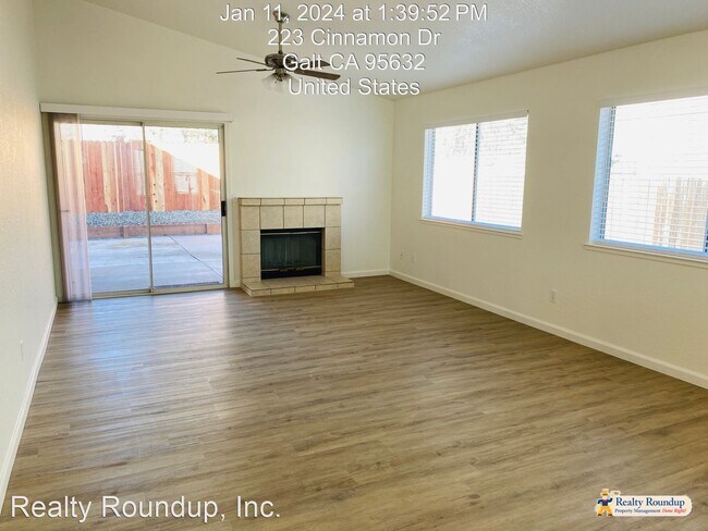 Foto del edificio - 4 br, 2 bath House - 223 Cinnamon Dr