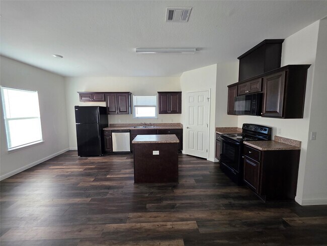 Foto del edificio - 6119 Lacey Oak Dr