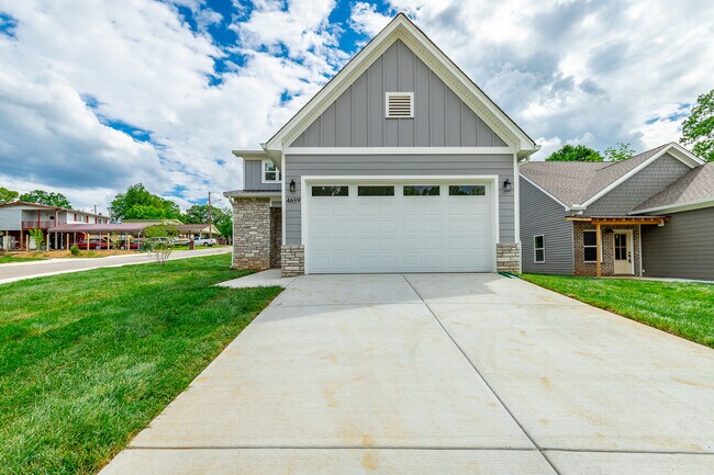 Building Photo - 4659 Heiskell Dr