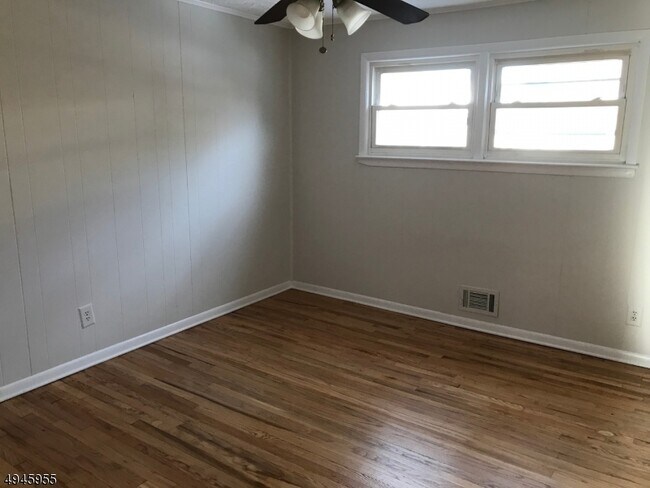 Foto del edificio - 568 Willow Ave