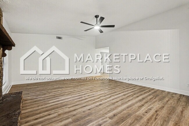 Foto del edificio - 5033 Mixon Pl