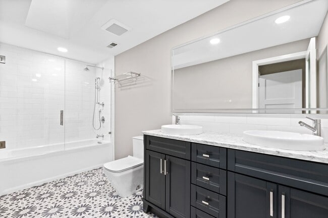 Building Photo - Stunning AIR CONDITIONED Dream Home in Cov...