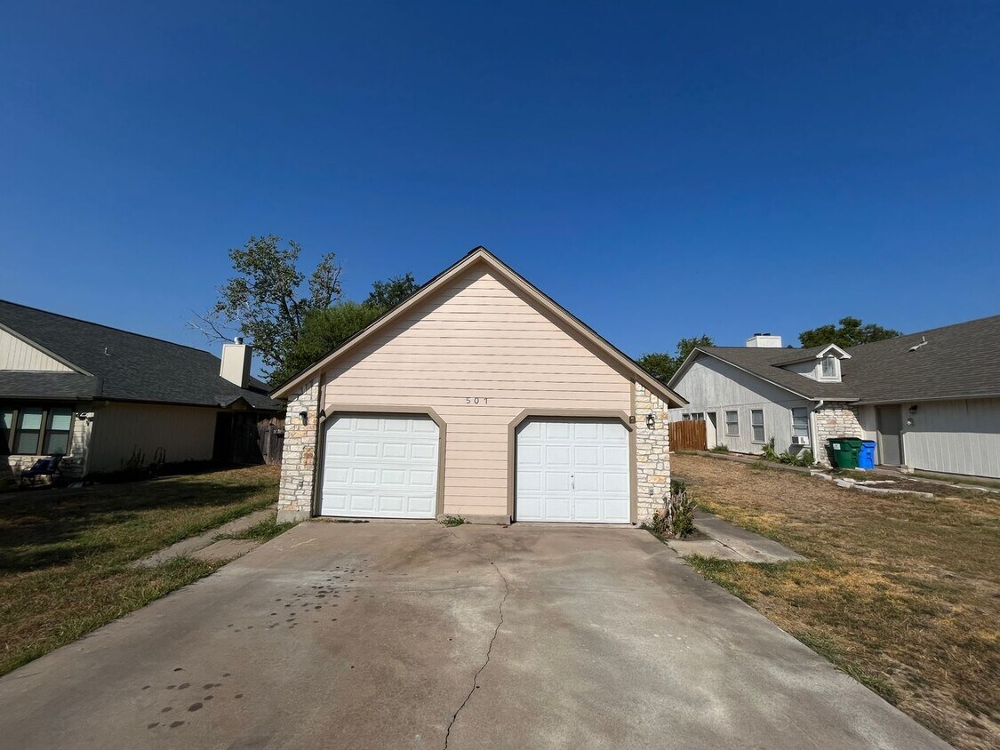 501 Cutty Trail Unit 501 B Cutty Trail, Lakeway, TX 78734 Room for