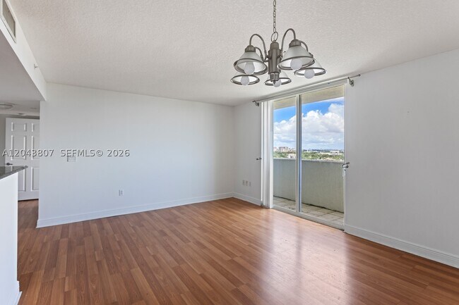 Foto del edificio - 3000 Coral Wy