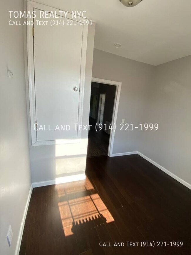 Building Photo - 112 Beech St