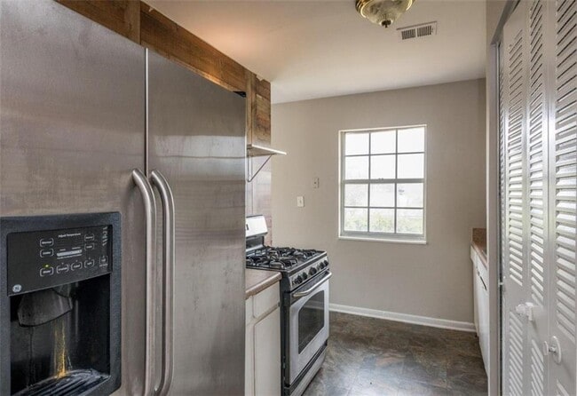 Building Photo - 4046 Doster St SW