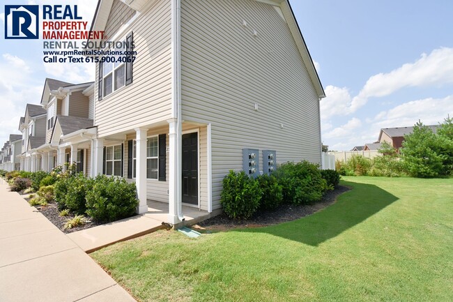 Foto del edificio - Great 2BR/2.5BA Mboro townhome close to MTSU!