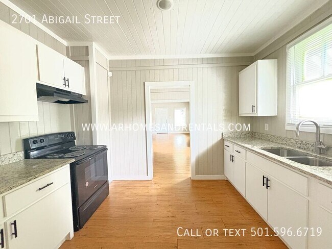 Foto del edificio - 2701 Abigail St