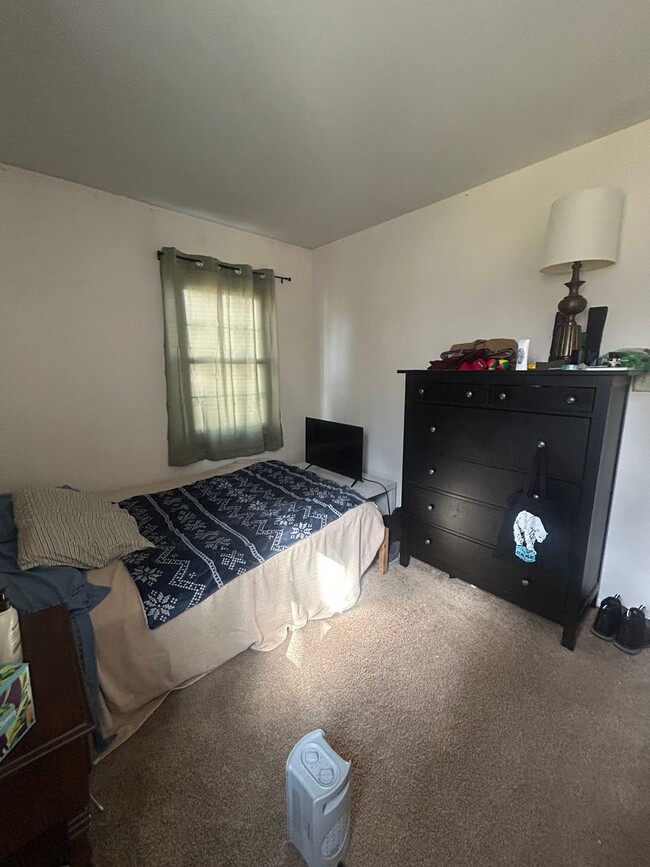 Foto del edificio - 3 bed, 1 1/2 Bath House