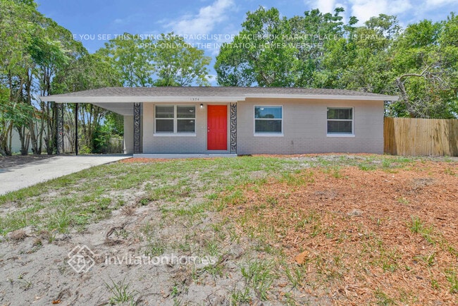 Building Photo - 1504 Pine Lake Rd