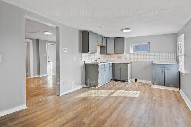 Building Photo - 2418 Montgomery St