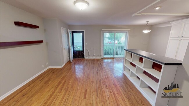 Building Photo - 240 Chippewa Court Unit B