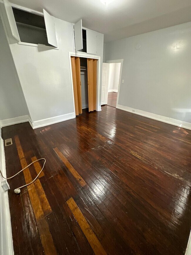 Foto del edificio - 130 E 5th St