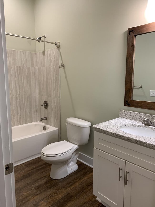 R bathroom - The Commons at City Center