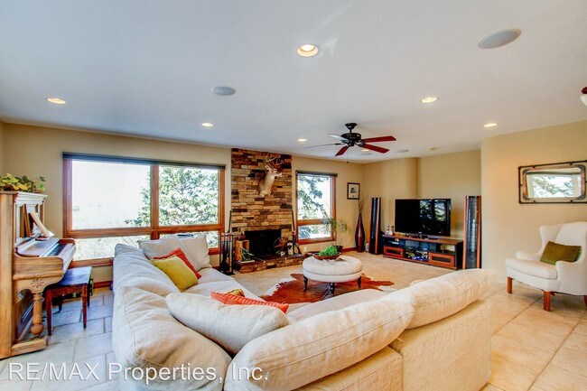 Foto del edificio - 5 br, 5.5 bath House - 508 Ridgewood Ave.