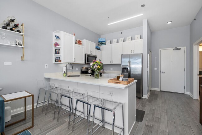 Foto del edificio - 230 W Division St