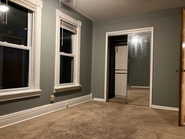 Foto del edificio - CHARMING DUPLEX HOME FOR LEASE IN WESTLAND!