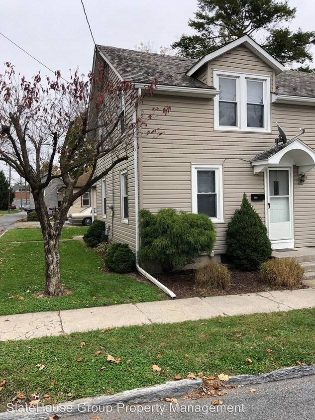 222226 N Lancaster St, Annville, PA 17003 Room for Rent in Annville