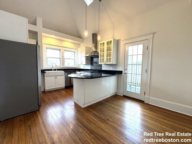 Foto del edificio - 14 Breck Ave