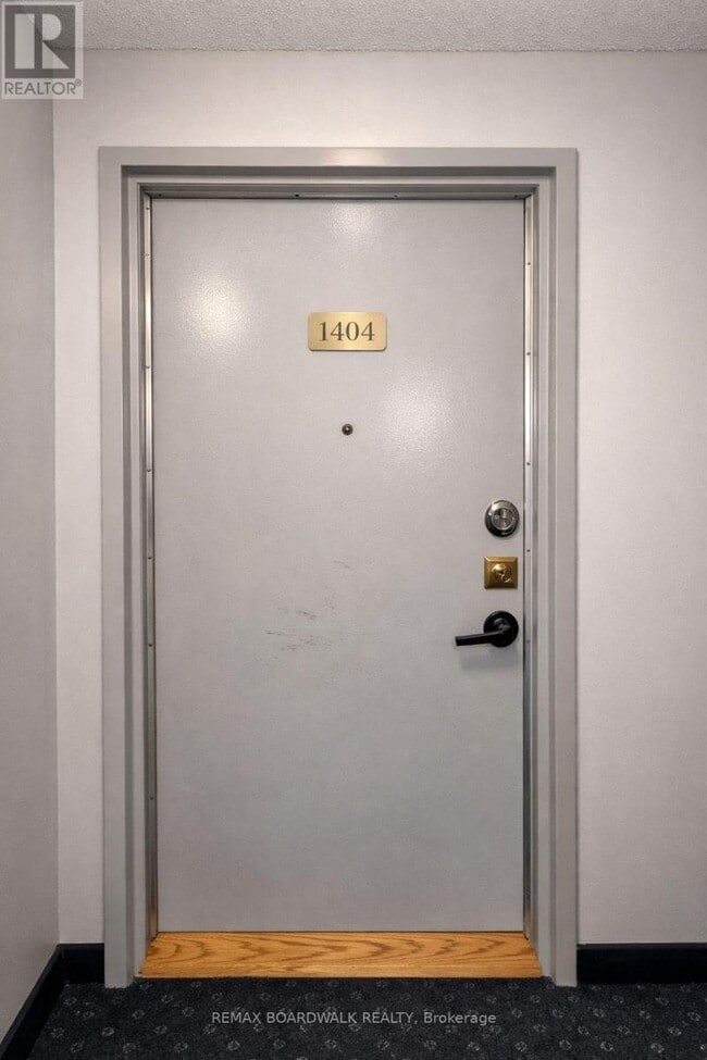 Photo du bâtiment - 158 McArthur Ave.