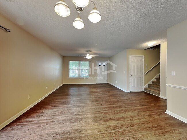 Foto del edificio - 213 Brenley Ln