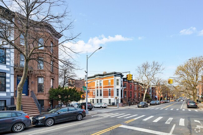 Building Photo - 378 6th Ave