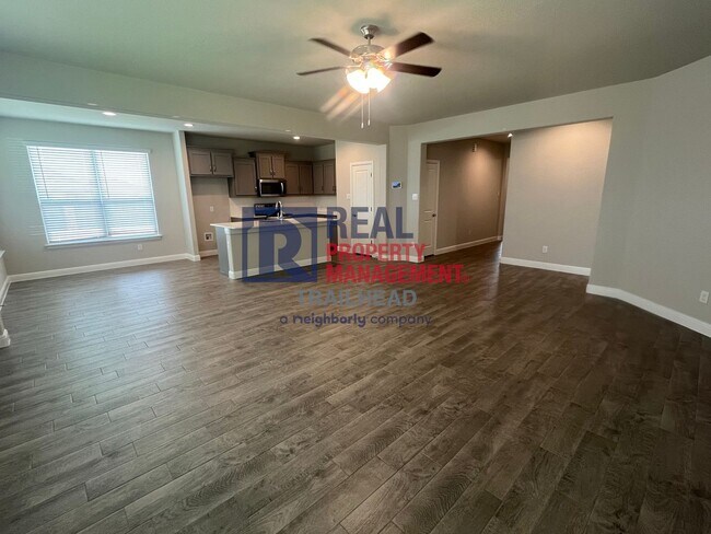 Building Photo - Attractive 3 Bedroom/2 Bath Open Concept Home