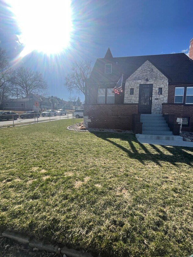 Primary Photo - Thoughtfully Designed 3-Bedroom with Uniqu...