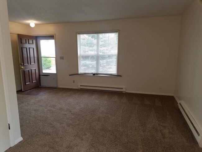 Building Photo - Cozy 2 bedroom in quiet cul-de-sac