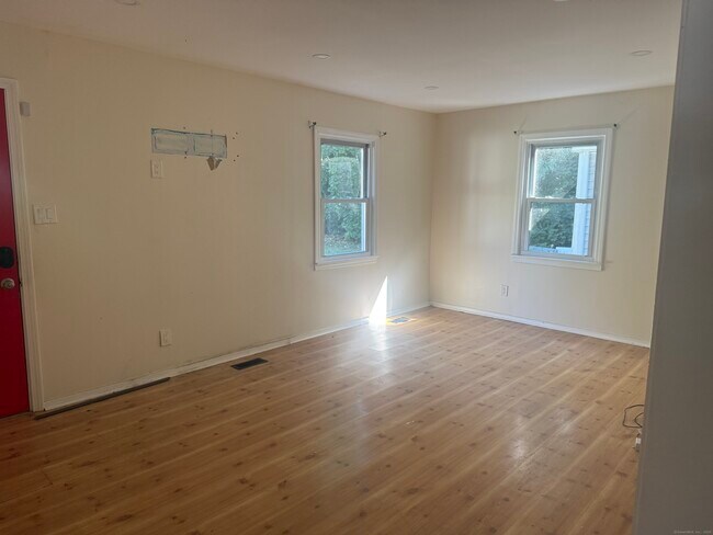 Foto del edificio - 770 Broadbridge Rd