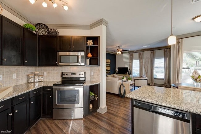 Building Photo - 2 br, 2 bath Apartment - 1550 Fry Rd 235