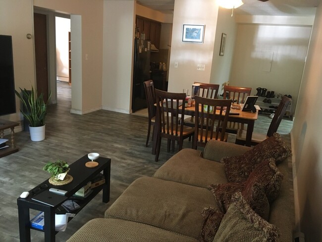 Living room - 180 Green St