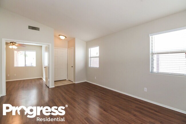 Building Photo - 11014 W Rio Vista Ln