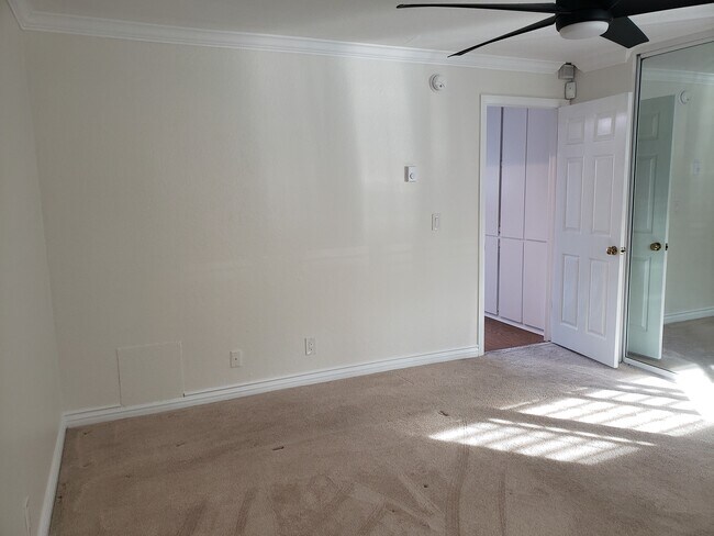 Building Photo - 2030 S Cabrillo Ave