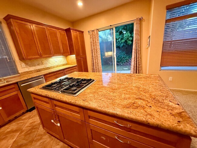 Foto del edificio - Scripps 3br plus loft garage yard granite kitchen TEXT 858-774-1574