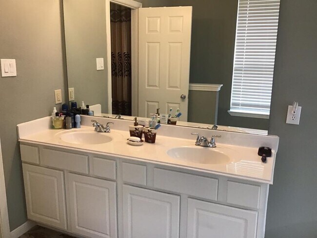 Building Photo - 2614 Midnight Star Cir