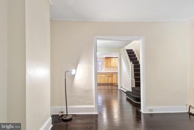 Building Photo - 925 S 46th St