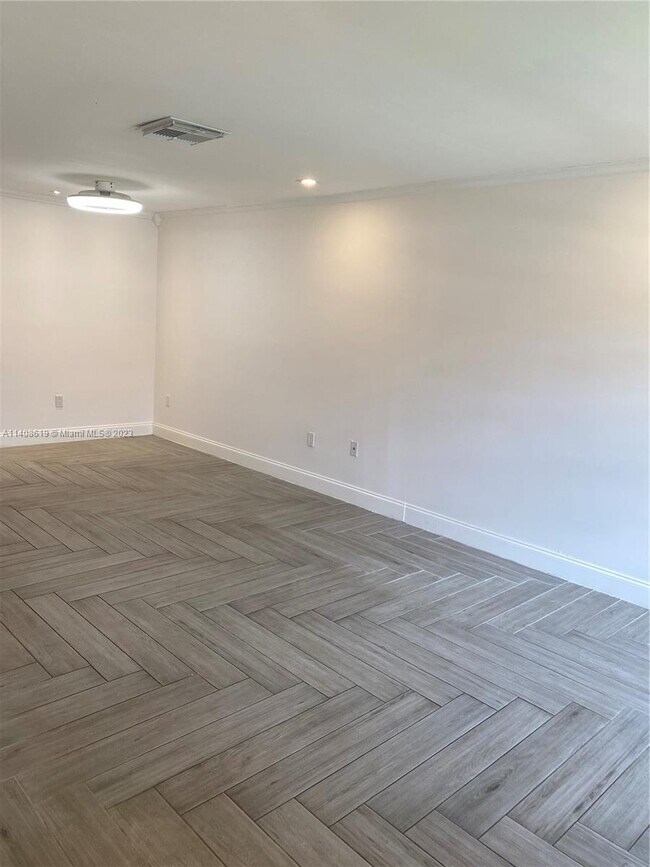 Foto del edificio - 6022 SW 133rd Ct