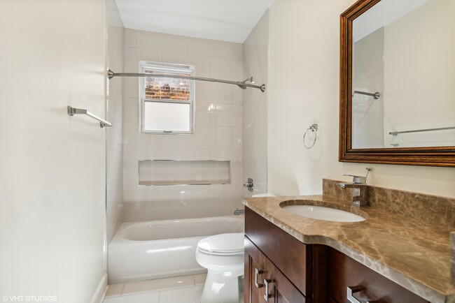 Bath - 2703 W Ardmore Ave